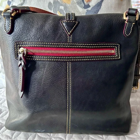 DOONEY & BOURKE FLORENTINE BLACK LEATHER SHOULDER BAG Sleek polished leather - Picture 5 of 16